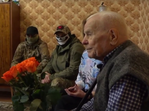 Бойцы СВО поздравили с Днем Победы 101-летнего ветерана Великой Отечественной войны из Истры новости Истра 